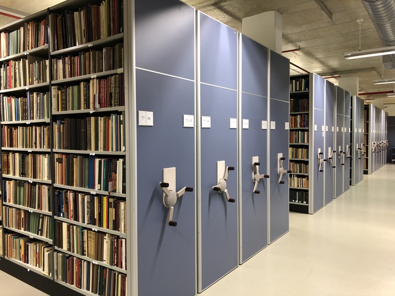 Bibliotheek van de Collectie NMI beheert in de depots van het Haags Gemeentearchief tn